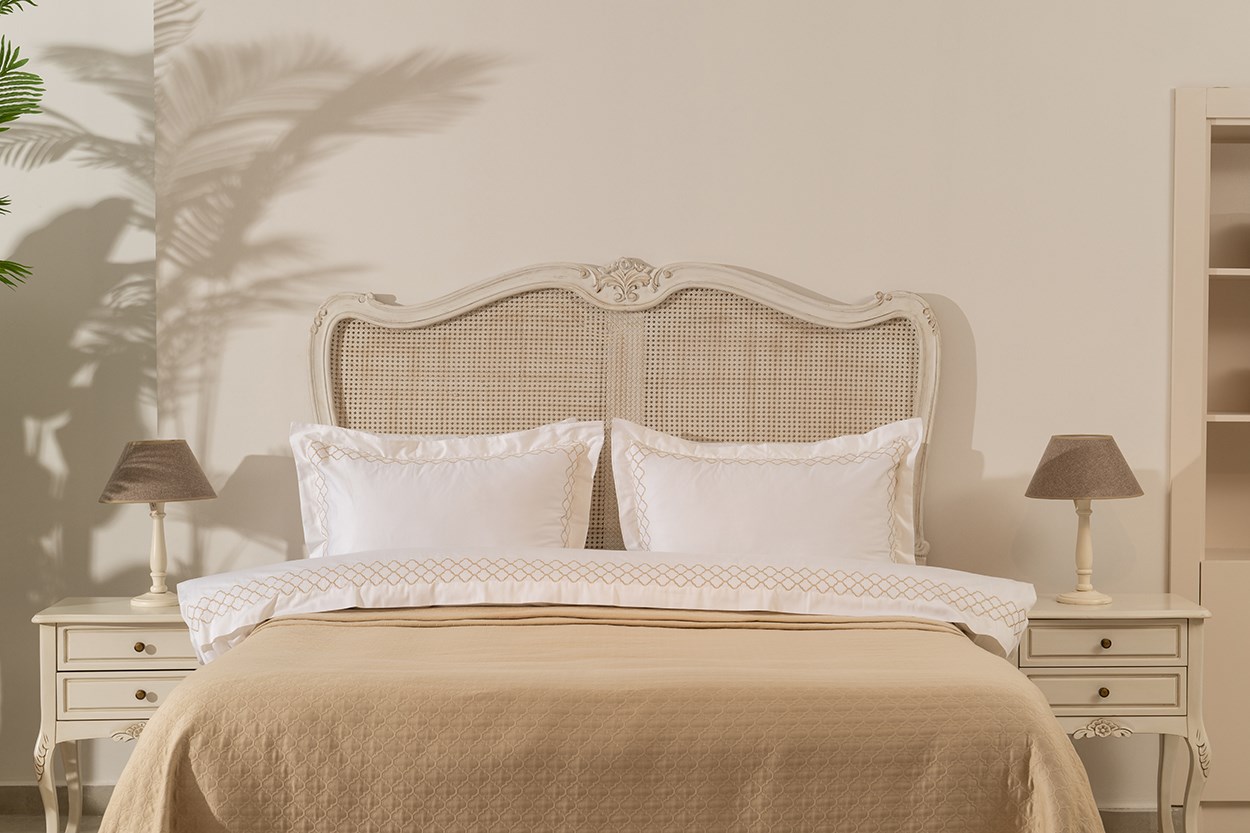 Nakışlı Nevresim Takımı Çift Kişilik Geometri - 120 Tel By Taş Rengi