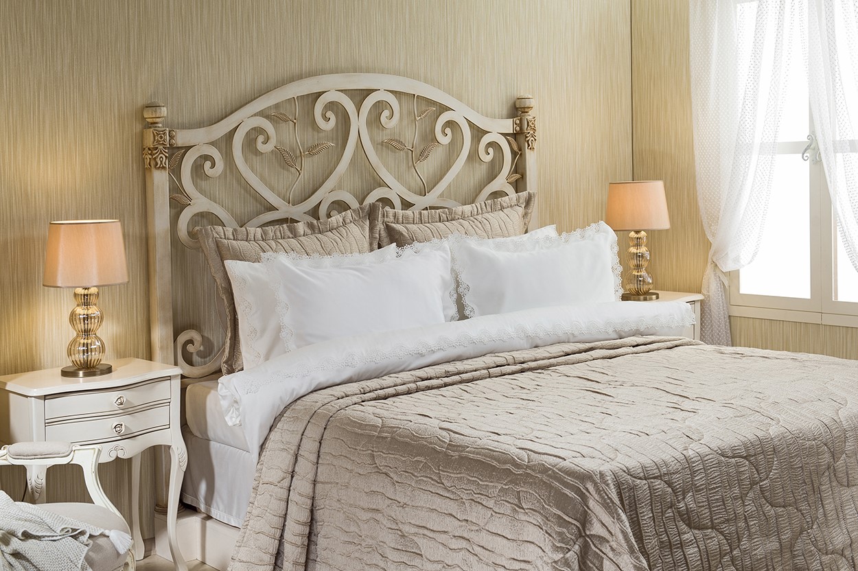 Dantelli Nevresim Takımı Çift Kişilik Petunya Kırık Beyaz