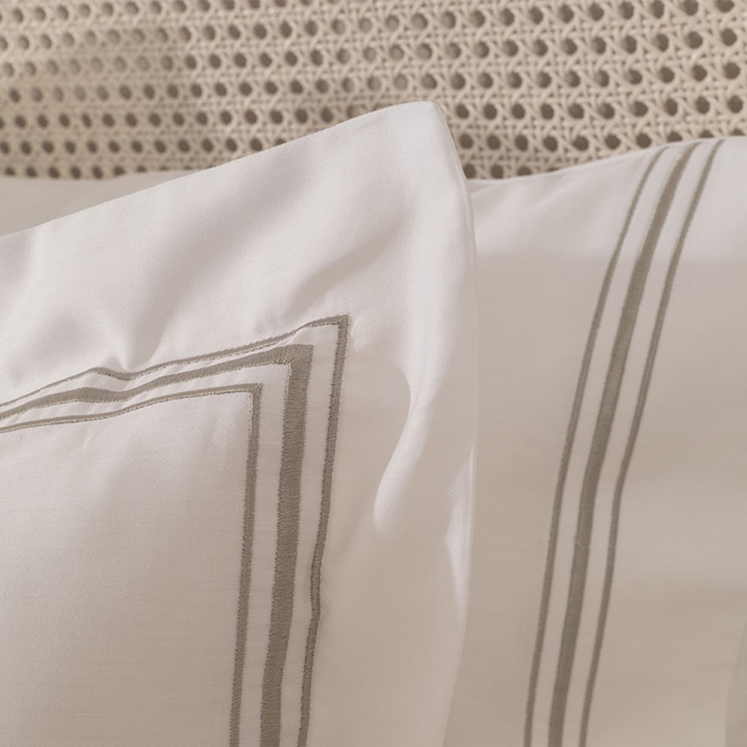 Kalın 3 Sıra Pikolu Çift Kişilik Nevresim Takımı By Gri