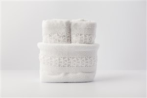 Kassia Basket + 4 Hand Towels