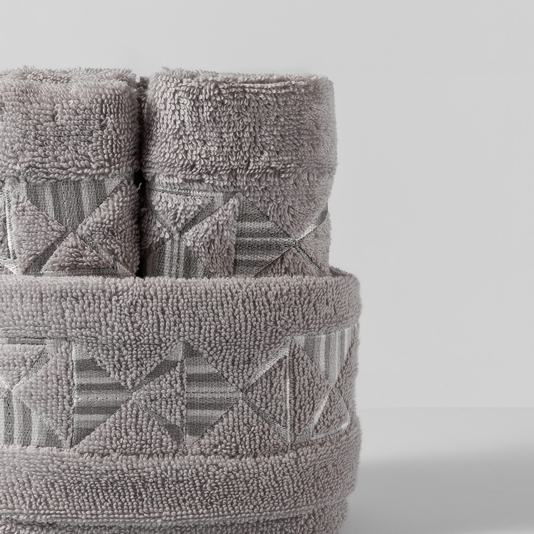 Nakışlı Mira Kese + 4 Adet Havlu Gri