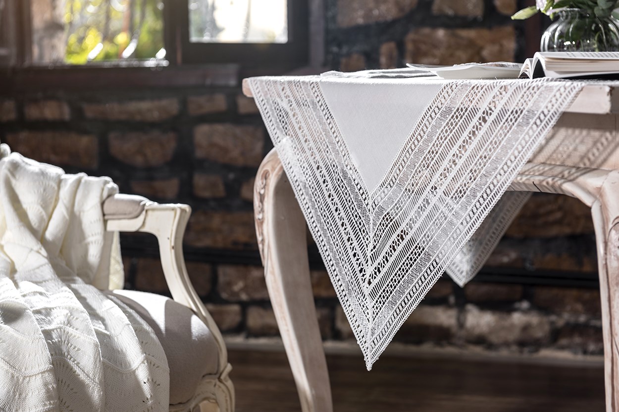 Dantelli Masa Örtüsü Gloria Beyaz