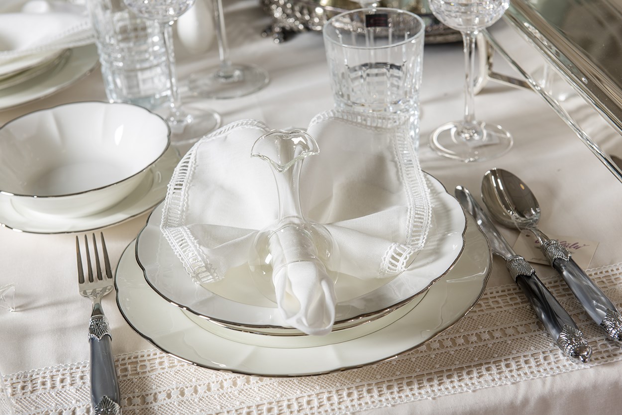 Dantelli Masa Örtüsü Gloria Beyaz