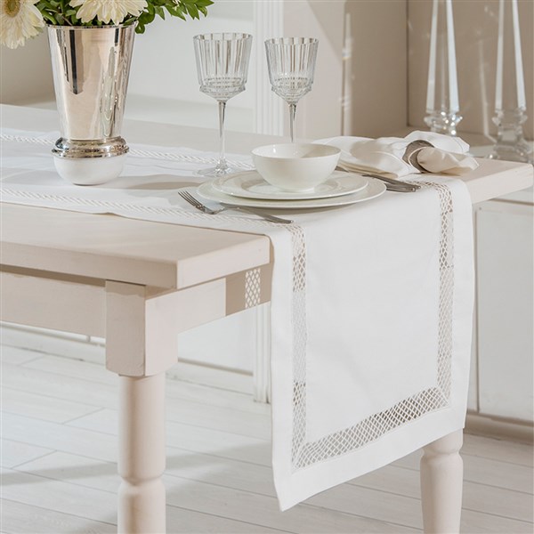 Dantelli Masa Bandı Amber Beyaz