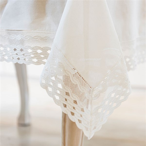 Dantelli Masa Örtüsü Su Dalgası 180*280 Beyaz